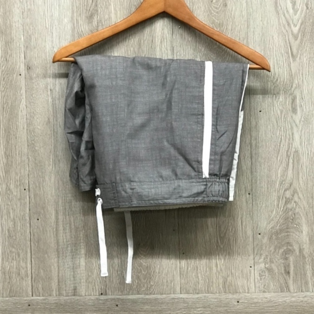 Wave Zone Gray White Men’s Swim Trunks BB42